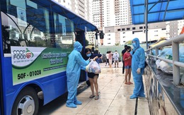 Saigon Co.op dùng xe buýt làm điểm phân phối giao hàng mua chung