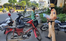 'Tôi bỏ xe, tiền phạt còn nhiều hơn tiền mua xe, lấy ra chi'