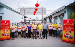 Hải Hà tặng gần 1.000 phần quà cho người lao động đón Tết