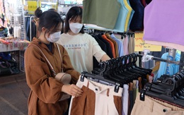 Săn đón sinh viên bán hàng cuối năm