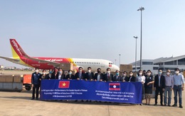 Vietjet vận chuyển miễn phí vắc xin COVID-19 Việt Nam tặng Lào