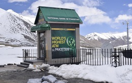 Máy ATM cao nhất thế giới nằm trên ngọn núi hơn 4.600 mét