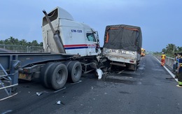 Va chạm liên hoàn với 2 xe container, tài xế xe tải chết tại chỗ
