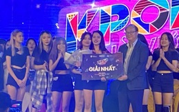 Tây, ta chen chân đứng nghe Kpop ở hồ Hoàn Kiếm