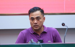 HLV Nguyễn Đức Thắng bị phạt 5 triệu, đình chỉ làm nhiệm vụ 2 trận vì phản ứng trọng tài