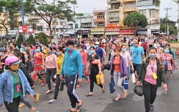 Công nhân, người lao động hết chịu cảnh ‘lãi trên trời’ khi vay tiền tiêu Tết với ưu đãi hời