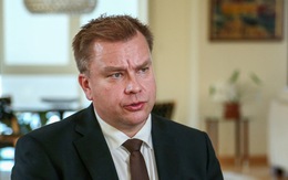 Bộ trưởng Quốc phòng Phần Lan nghỉ phép gần 2 tháng để chăm con
