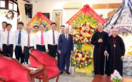 Chủ tịch Ủy ban Mặt trận Tổ quốc Việt Nam chúc mừng Giáng sinh Tòa giám mục Xuân Lộc