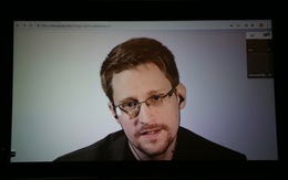 'Người thổi còi' Edward Snowden 'biết ơn khi trở thành công dân Nga'