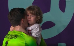 Video thủ môn tuyển Ba Lan Szczesny an ủi con trai 7 tuổi 'đốn tim' cư dân mạng