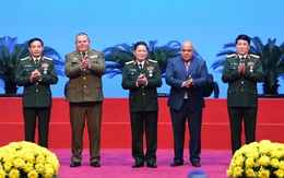 Ba đại tướng Quân đội nhân dân Việt Nam nhận Huân chương Playa Girón của Nhà nước Cuba