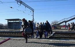 Đón hàng ngàn người sơ tán từ Donbass, vùng Rostov ở Nga tuyên bố tình trạng khẩn cấp