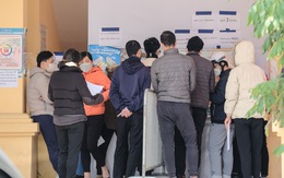 Quá tải xin giấy xác nhận F0, quận ở Hà Nội phải mở thêm điểm xét nghiệm