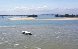 Sau vụ lật canô ở biển Cửa Đại: Hiểm họa từ những cồn cát