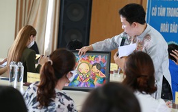 Học sinh Đà Nẵng vẽ tranh bán đấu giá giúp bạn mắc bệnh hiểm nghèo