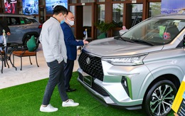 Toyota Veloz Cross lần đầu bán vượt Mitsubishi Xpander