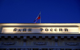 Nga giới hạn rút ngoại tệ ở 10.000 USD