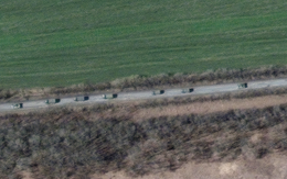 Hình ảnh đoàn xe quân sự dài 13km của Nga di chuyển ở phía đông Ukraine