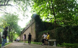 Khám phá phố đi bộ bên Thành cổ Sơn Tây hơn 200 năm tuổi