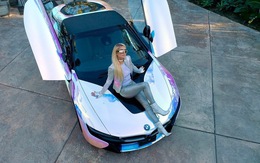 Bên trong bộ sưu tập xe Paris Hilton: Từ BMW i8 Roadster lộng lẫy đến Bentley Continental GT hồng