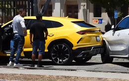 Con trai tài tử Ben Affleck lùi Lamborghini Urus vào BMW X6 giữa đại lý xe sang