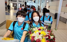 Đội tuyển nữ Việt Nam được tiếp đón nồng nhiệt khi có mặt tại Pháp