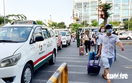 Giải pháp căn cơ cho Tân Sơn Nhất: Phải ưu tiên cho xe buýt!