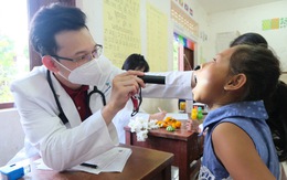 "Bệnh viện thu nhỏ" trên đất Lào