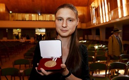 Nữ giáo sư Ukraine đoạt 'Nobel toán học' Fields