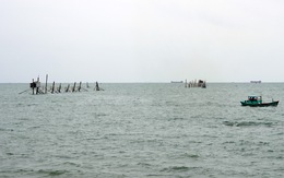 Trong cơn dông lốc, cứu 5 ngư dân rơi xuống biển Vũng Tàu