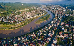 Nắng nóng ở 'nơi con sông Hồng chảy vào đất Việt', nhiệt độ cao kỷ lục trong 65 năm qua