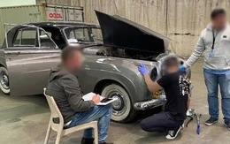 Tội phạm dùng xe Bentley cổ để giấu chất cấm vượt biên