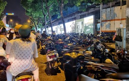 Sau phản ánh của Tuổi Trẻ về gửi xe máy bị hét giá 'trên trời', quận Hoàn Kiếm chỉ đạo nóng
