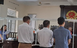Khỏi bệnh tâm thần sau gần 4 năm chữa trị, cựu giám đốc ngân hàng bị truy tố, hầu tòa