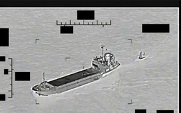 Tàu chiến Mỹ phải đến giải vây tàu không người lái bị Iran thu giữ
