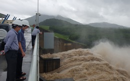 Nước thượng nguồn về nhiều, thủy điện Sông Ba Hạ xả lũ điều tiết