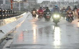 Cấm xe chạy lên cầu vượt Nguyễn Hữu Cảnh để khắc phục sự cố đứt cáp ngầm