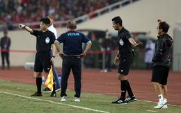 HLV Park Hang Seo bực tức trọng tài ở trận Thái Lan