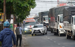Nhiều xe hơi lấn làn trên quốc lộ 60, Tiền Giang bị phạt ngay