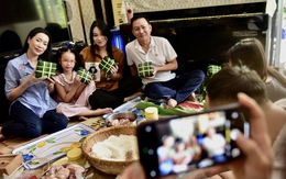 Xem đại gia đình Trịnh Kim Chi gói bánh chưng