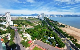 'Cắm' khách sạn vào khu quy hoạch quảng trường ngay bên bờ biển Nha Trang?