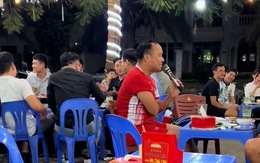 Chàng trai hát karaoke song ca nam nữ hay như nuốt đĩa