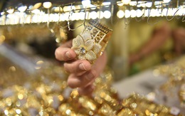 Giá vàng thế giới vượt 2.000 USD/ounce, trong nước lên 71 triệu đồng/lượng