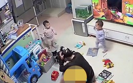 Bố mẹ đứng hình khi con trai đập vỡ màn hình tivi
