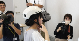 Sinh viên Nhật Bản sáng tạo kiểu tóc thân thiện với mũ bảo hiểm
