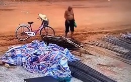 Người đàn ông trộm sắt công trình bị mất xe đạp