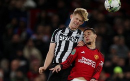 Newcastle nhấn chìm Man United vào khủng hoảng