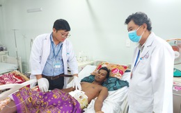 Cứu thành công bệnh nhân Campuchia bị trâu húc thủng bụng