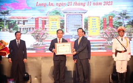 Chủ tịch nước trao Huân chương Hồ Chí Minh cho Long An dịp kỷ niệm chiến thắng Hiệp Hòa