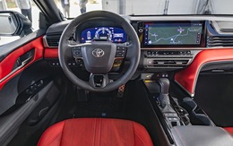 Báo Mỹ đánh giá Toyota Camry 2025: Ấn tượng nhưng không đột phá
